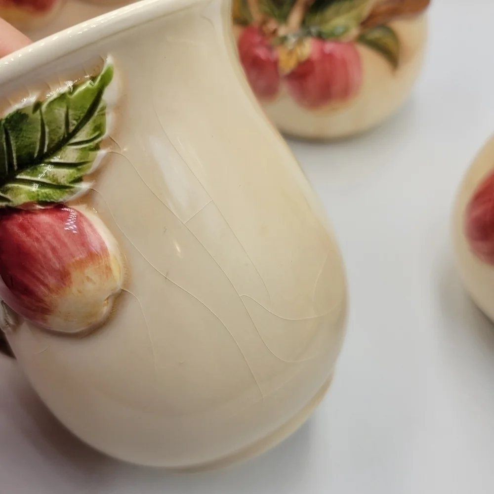 Takahashi San Francisco Hand Painted Apple Ceramic 5 Piece Tea set w/2 Lids